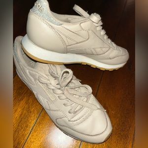 Reebok Tan Sneakers Size 8 Women’s